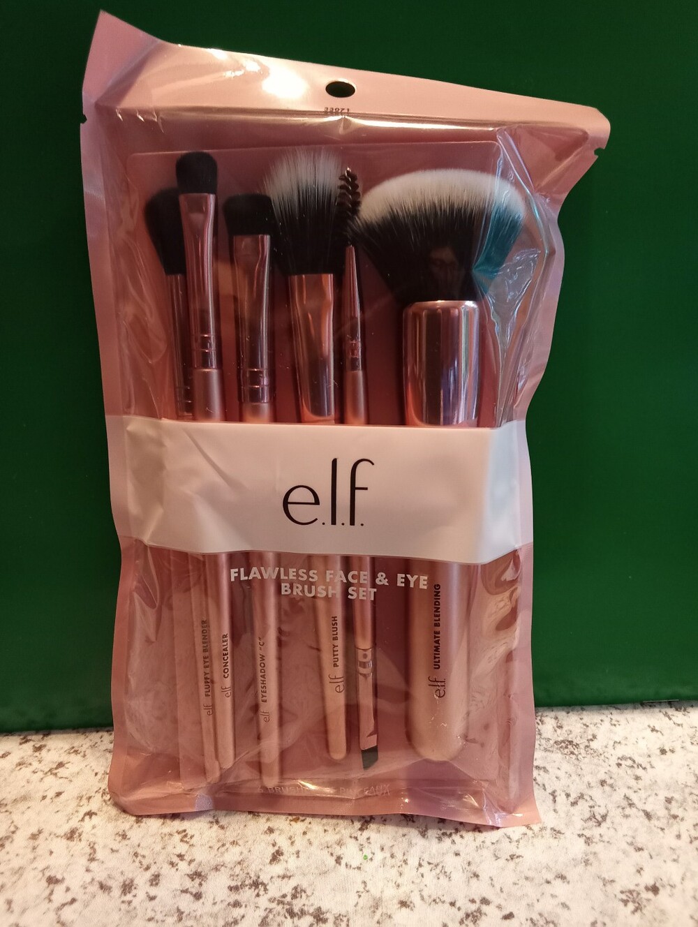 e.l.f. Flawless Face Primer, Setting Spray and Brush Set - Picture 12 of 13